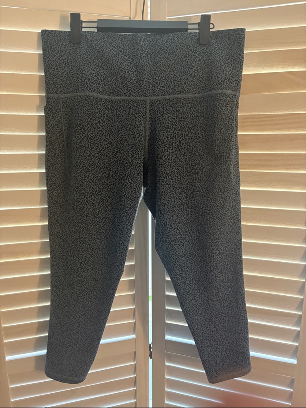 Athleta Capri Leggings